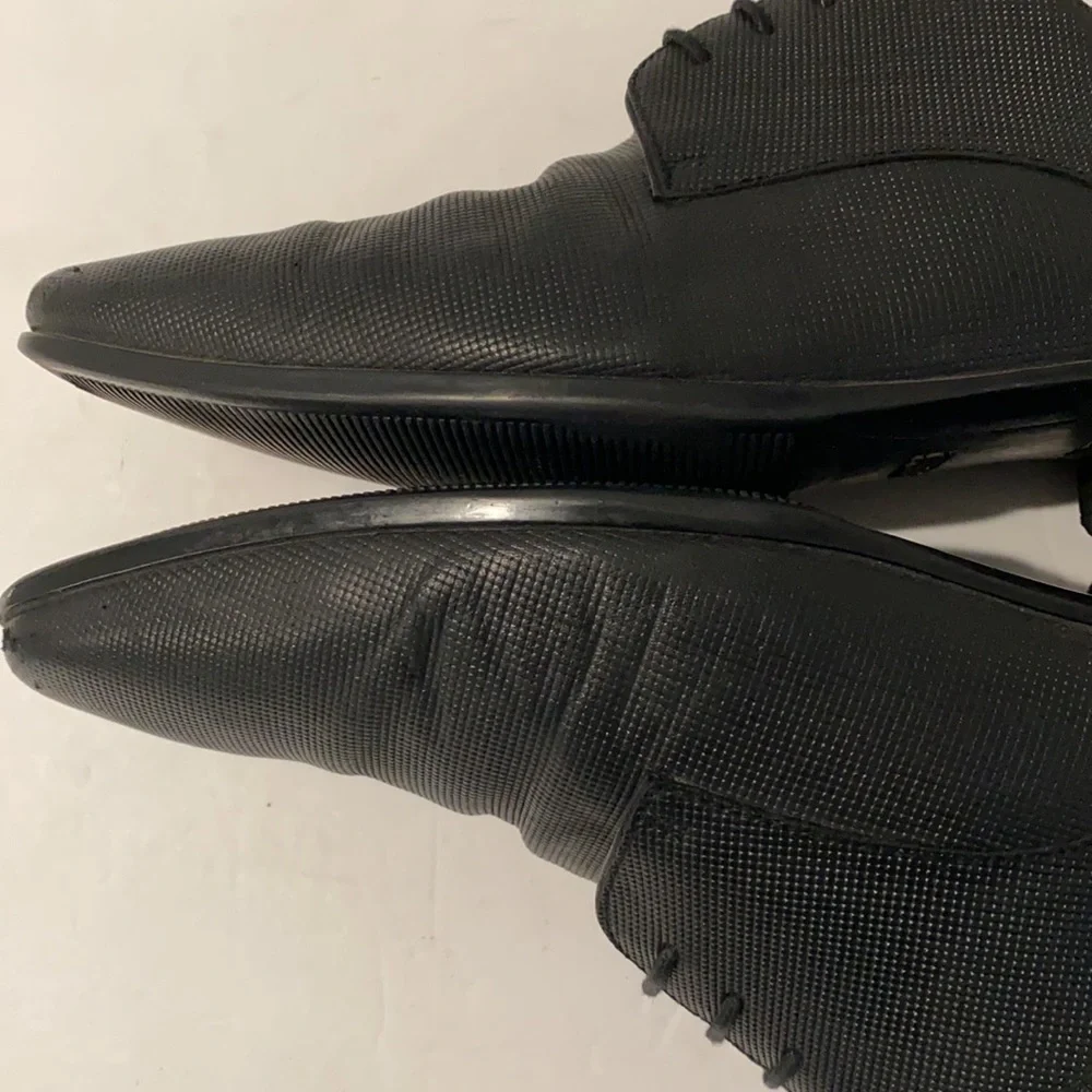 Authentic Hugo Boss black leather lace up shoes 10 mens